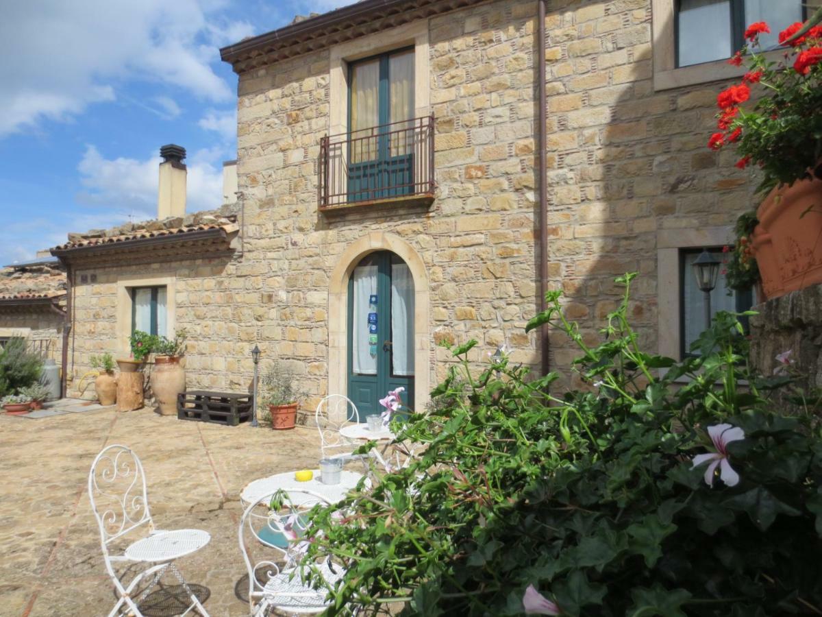 La Carretteria Guest House Mistretta エクステリア 写真